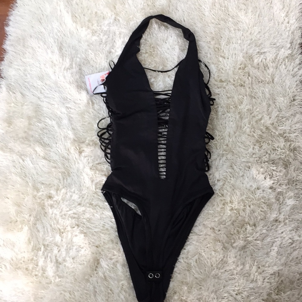 Caged halter bodysuit - Picture 5 of 7